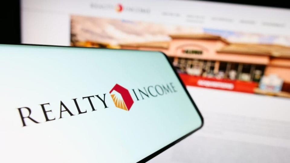 Here's How Many Shares Of Realty Income You Need To Earn $500 Per Month In Dividends After The Latest Dividend Increase