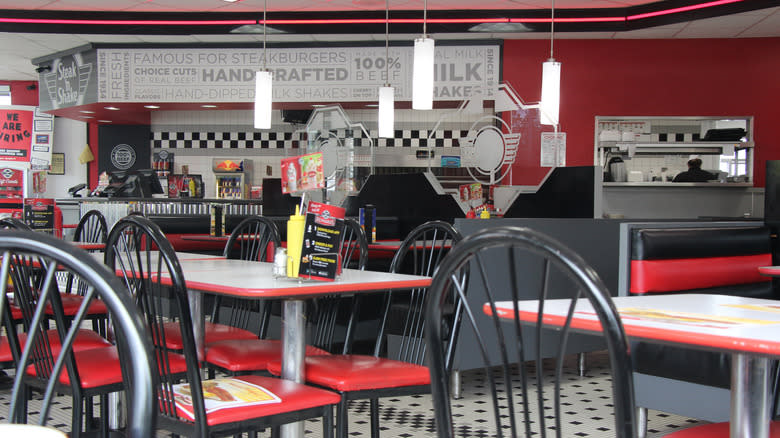 Inside an empty Steak 'n Shake 