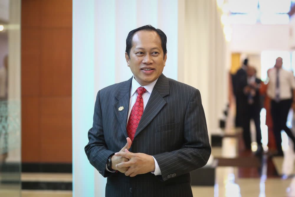 Umno secretary-general Datuk Seri Ahmad Maslan announced the suspension of all party meetings with immediate effect after Malaysia saw new Covid-19 infections jump to 260 cases today. — Picture by Yusof Mat Isa