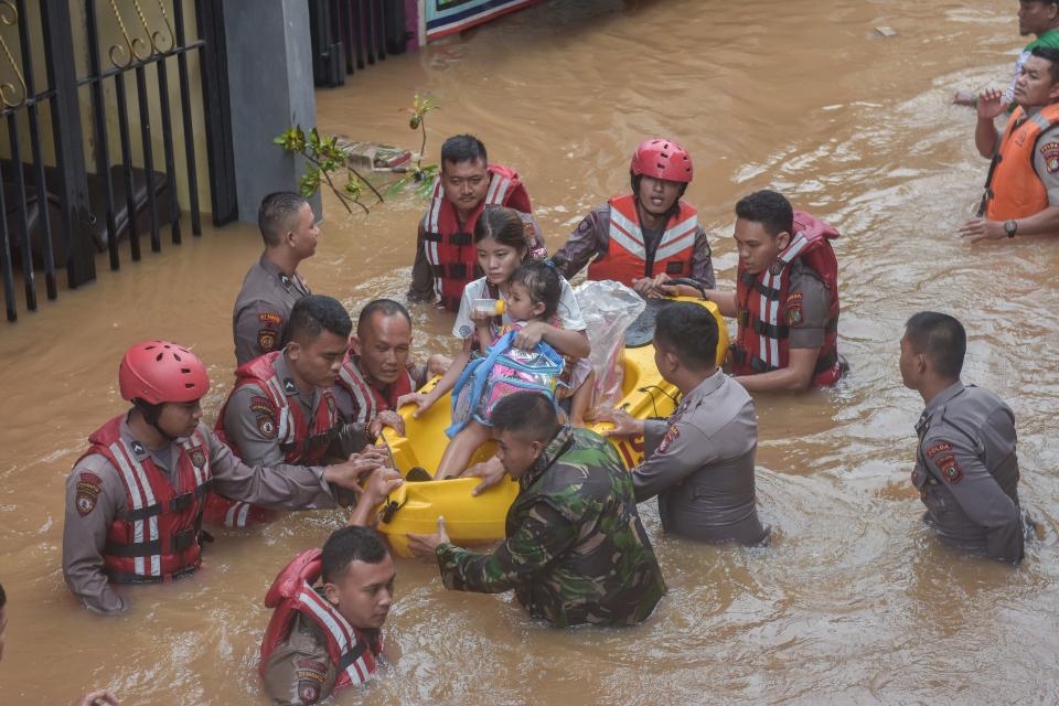 Jakarta flood evacuation