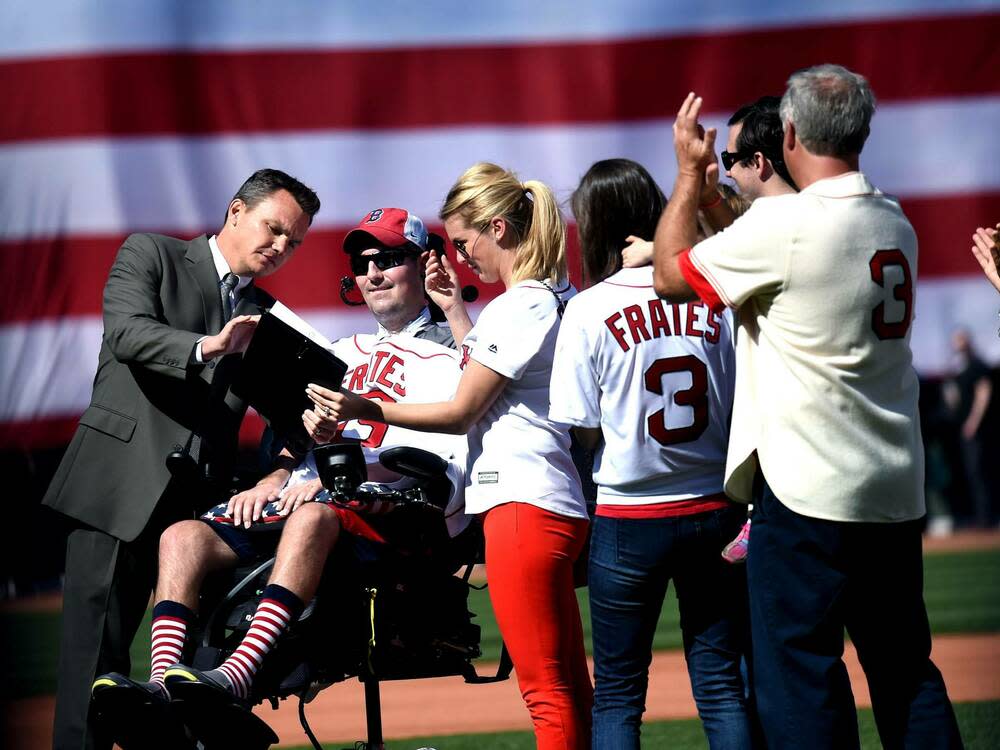 Pete Frates (2.v.l.) im Jahr 2015 (Bild: imago/ZUMA Press)