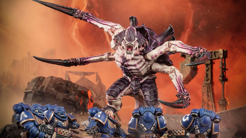 Warhammer Tyranid model looms over Space Marines