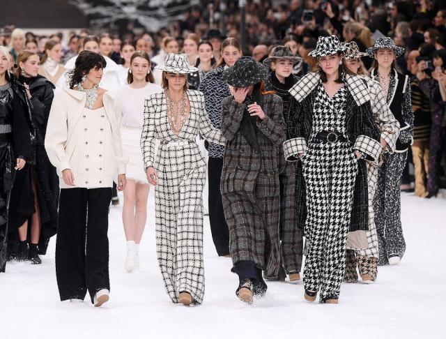 Penelope Cruz Is the New Face of Chanel and Looks Gorgeous in Pink at the  Couture Show