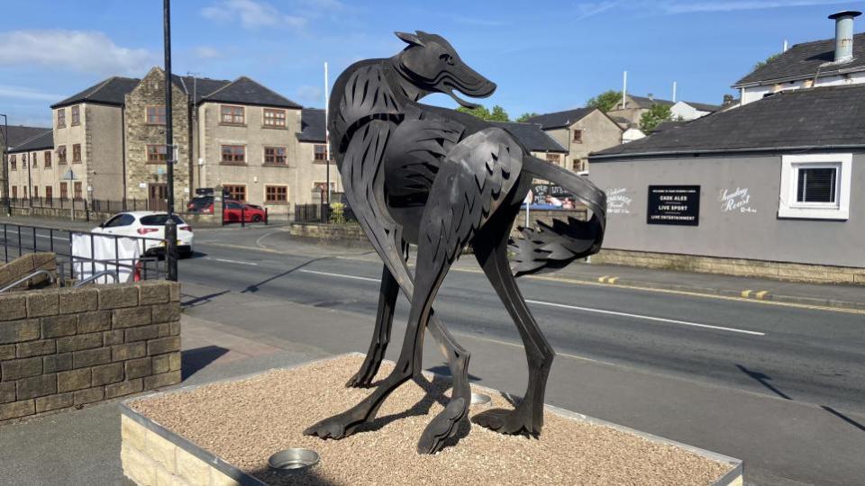 Lancashire Telegraph: Unveiling of Dandy sculpture in Clitheroe