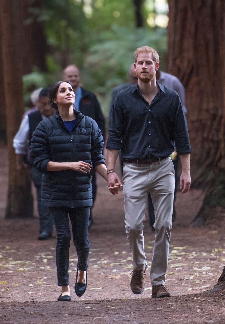 Meghan Markle visits the suspended walkways of Redwoods Treewalk Rotura