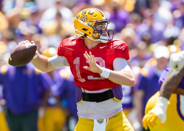 Pro Football Focus ranks top 10 quarterback units in college football