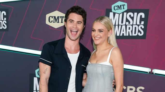 2023 cmt music awards arrivals