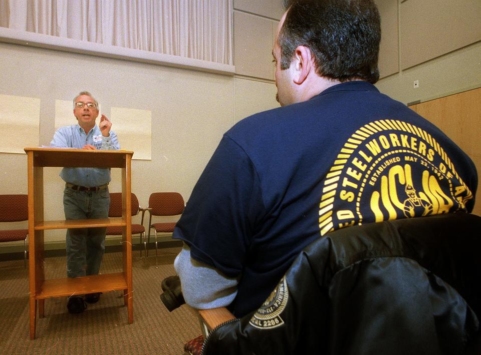 In this 2002 photo, Gary Vecchio, then the chairman of the Ward 4 Democratic City Committee, leads a caucus at Worcester Public Library.