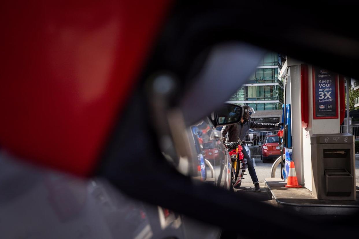 Gas and energy experts say the price of fuel is expected to jump by 14 cents in Toronto overnight Thursday. (Ben Nelms/CBC - image credit)