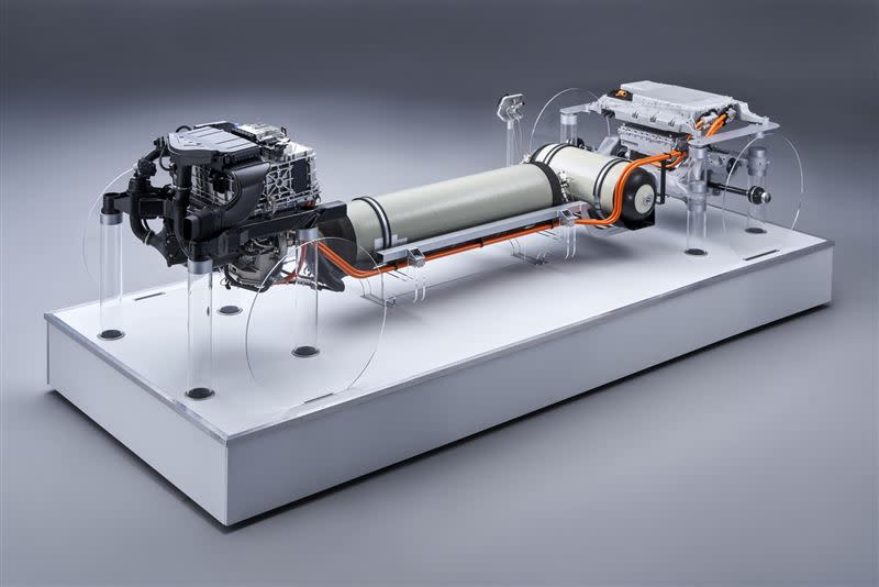 BMW i Hydrogen NEXT的氫燃料罐可儲存約6公斤的氫氣。（圖／翻攝自BMW官網）