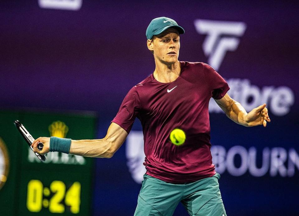 Jannik Sinner (ITA), world ranking No, 9, returns against Carlos Alcaraz (SPA), world ranking No. 1, during the men’s singles semifinals match at the Miami Open tennis tournament in the Hard Rock Stadium in Miami Gardens, on Friday March 31, 2023.