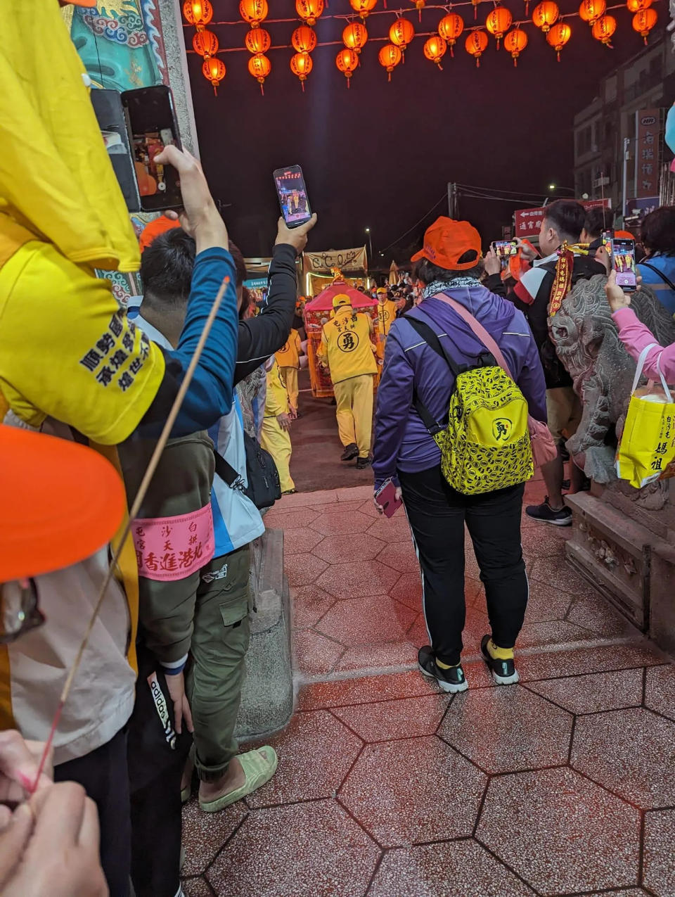 有網友批評紫衣女的行為。（圖／白沙屯媽祖全球徒步聯誼會FB）