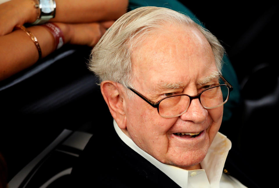 Berkshire Hathaway CEO Warren Buffett waits to play table tennis during the Berkshire Hathaway annual meeting weekend in Omaha, Nebraska, U.S. May 7, 2017. REUTERS/Rick Wilking