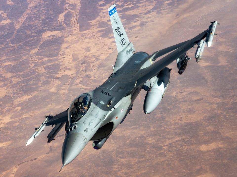 A US Air Force F-16 Fighting Falcon aircraft