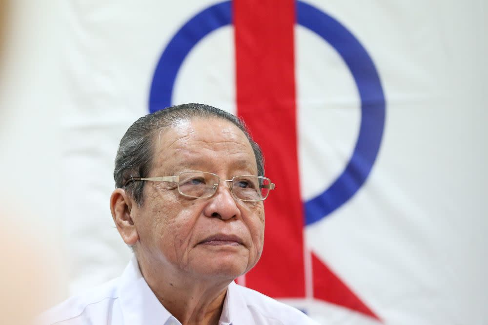 Lim was reportedly booed at a Hungry Ghost festival in his constituency, after he took the opportunity to explain the khat saga. — Picture by Ahmad Zamzahuri