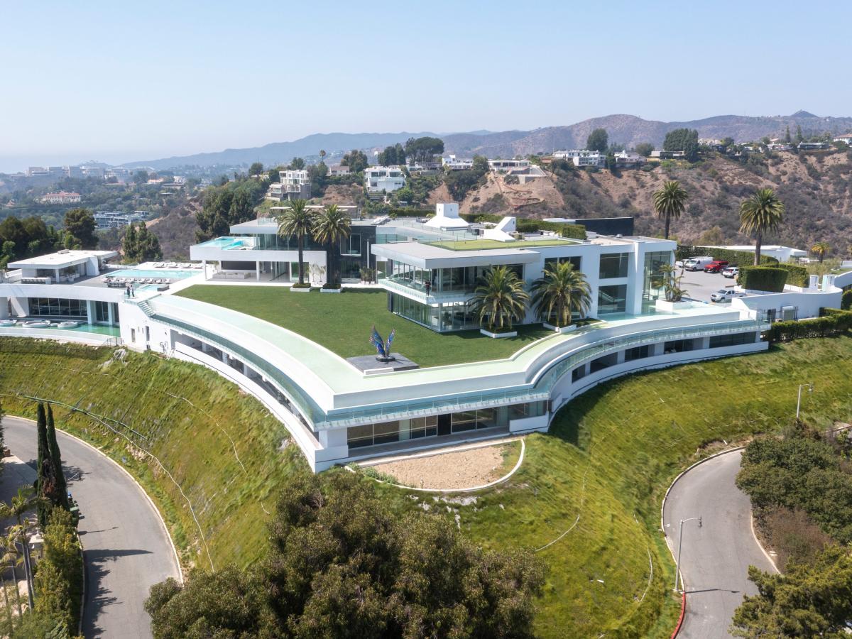 See inside the biggest modern home in the US, a 105,000-square-foot Los ...