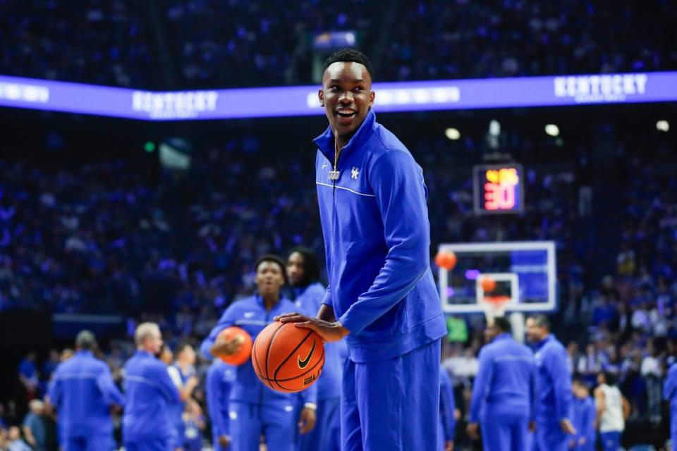 Kentucky sophomore center Ugonna Onyenso suffered a foot injury in July. Onyenso will return to full practice with the Wildcats this week.