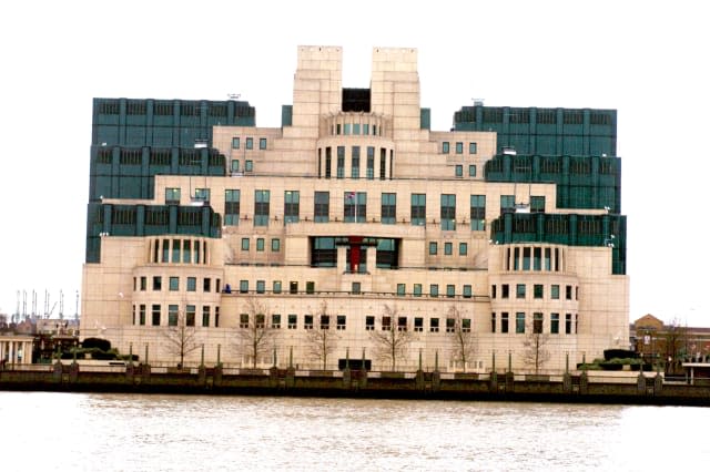 Sir Richard Dearlove Announces to Step Down From his Position as Head of MI6