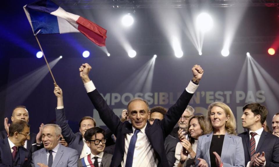 Eric Zemmour celebrating after his first rallyon 5 December in Villepinte, north of Paris.