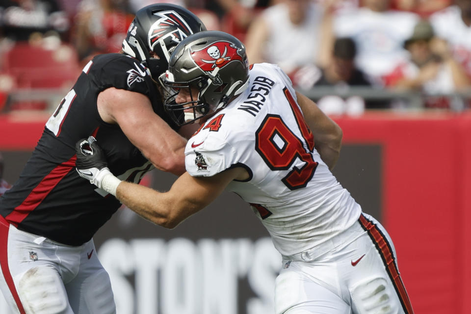 Carl Nassib se retiró de la NFL con 25.5 capturas en siete temporadas, pero su impacto fuera del emparrilado fue aún mayor. (Photo by Cliff Welch/Icon Sportswire via Getty Images)