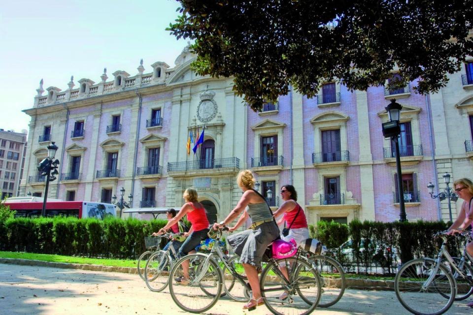 Luckily Valencia's a good place to hire a bike and ride off those food-induced calories (Visit Valencia)