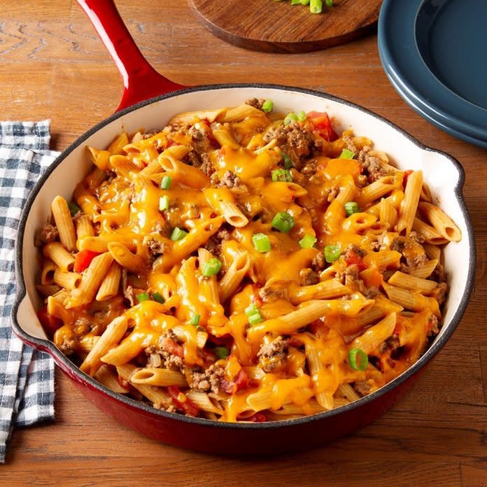 Family Favorite Cheeseburger Pasta Exps Ft19 44476 F 1211 1 7