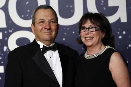 Former Israel Deputy Prime Minister and Defence Minister Ehud Barak (L) and his wife Nili Priel arrive on the red carpet during the 2nd annual Breakthrough Prize Award in Mountain View, California November 9, 2014. REUTERS/Stephen Lam