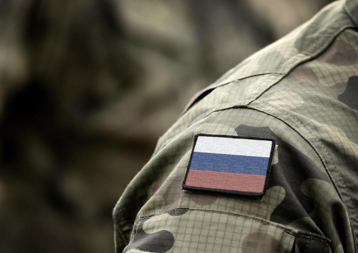 <a href="https://www.shutterstock.com/es/image-photo/flag-russia-on-military-uniform-army-1898309107" rel="nofollow noopener" target="_blank" data-ylk="slk:Bumble Dee/Shutterstock;elm:context_link;itc:0;sec:content-canvas" class="link ">Bumble Dee/Shutterstock</a>