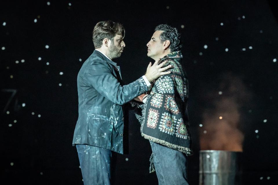 Andrey Zhilikhovsky as Marcello with Juan Diego Flórez as Rodolfo (Marc Brenner)