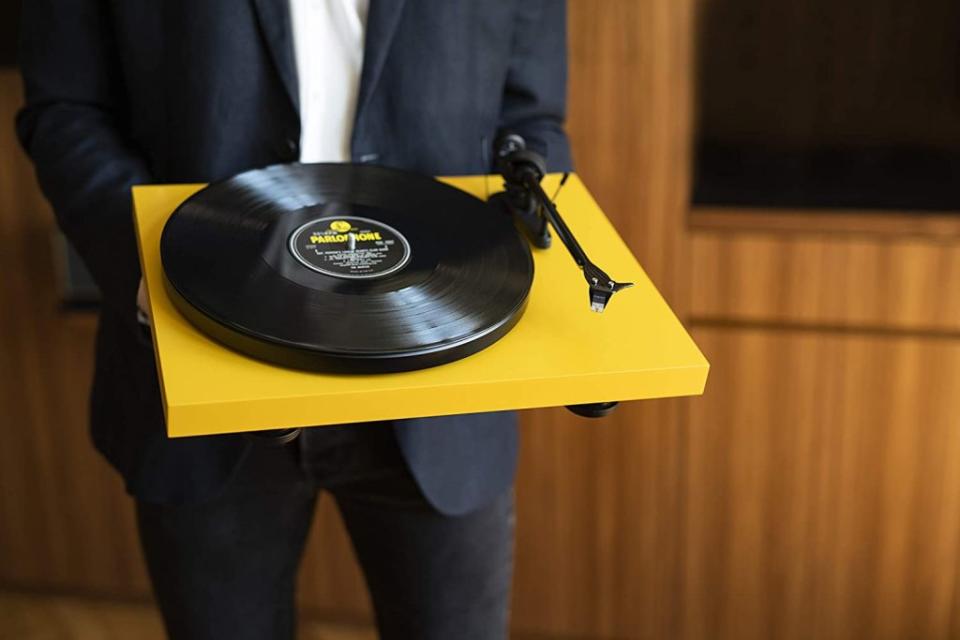 Pro-Ject Debut Carbon EVO Turntable 