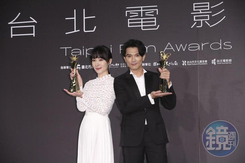 邱澤（右）、陽靚（左）成為第23屆台北電影獎影帝與影后，讓阿成意外與大嫂同框。
