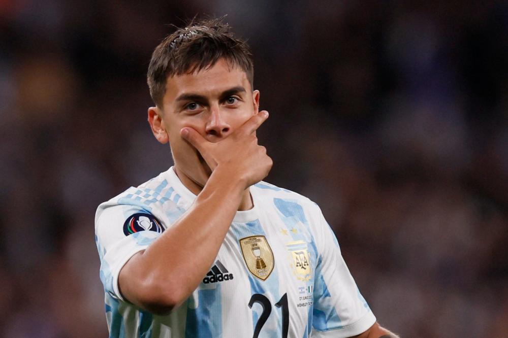 Chelsea have made offer for Palermo striker Dybala, says