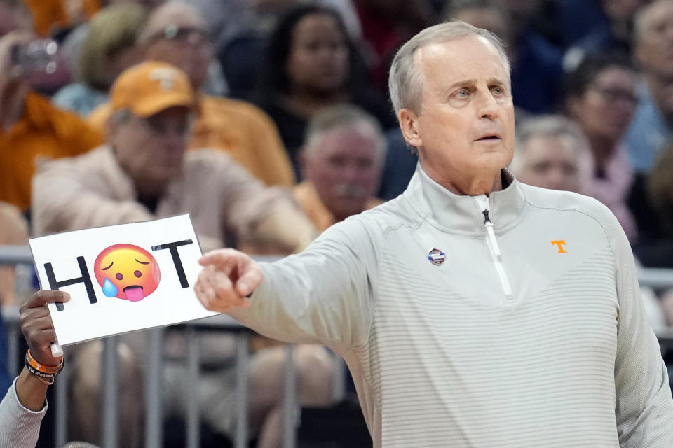 Tennessee head coach Rick Barnes calls a play against Louisiana during the first half of a first-round college basketball game in the NCAA Tournament, Thursday, March 16, 2023, in Orlando, Fla. (AP Photo/Chris O'Meara)