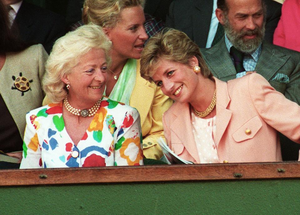 THE PRINCESS OF WALES WITH HER MOTHER FRANCES SHAND KYDD AT THE MEN'S SINGLES FINAL WIMBLEDON 1993 BETWEEN PETE SAMPRAS AND JIM COURIER