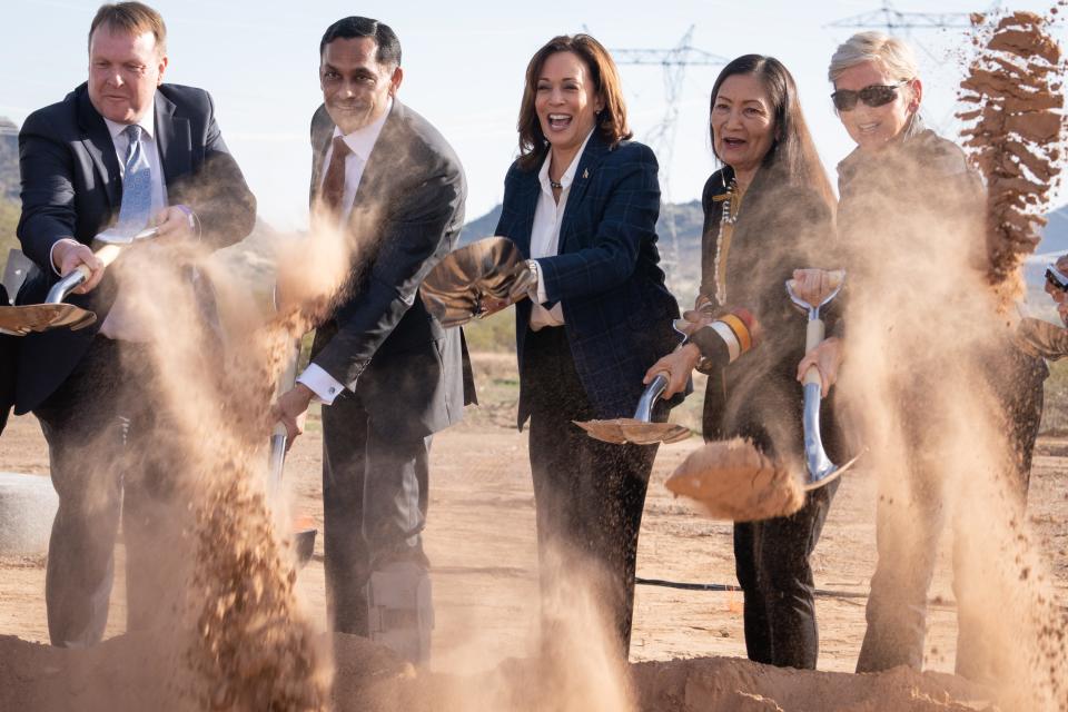 From left: Elliott Mainzer (CEO, California Independent System Operator), Himanshu Saxena (left, CEO Ten West Link), Vice President Kamala Harris, U.S. Department of the Interior Secretary Deb Haaland and U.S. Department of Energy Secretary Jennifer Granholm break ground for the 125-mile-long Ten West Link transmission line on Jan. 19, 2023, at the Arizona Public Service Delaney Substation in Tonopah.