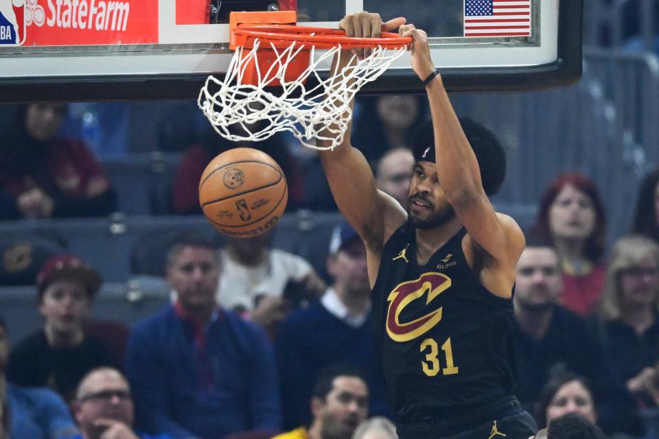 Cleveland Cavaliers center Jarrett Allen (31) dunks in the first quarter against the Miami Heat at Rocket Mortgage Field House.