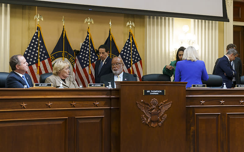 Jan. 6 select committee members take a break