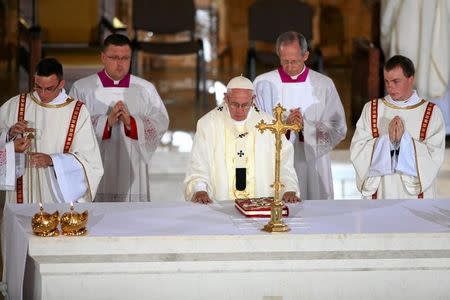 Pope Francis leads a mass at the Sanctuary of John Paul II during the World Youth Day in Krakow, Poland July 30, 2016. Agencja Gazeta/Kuba Ociepa/via REUTERS