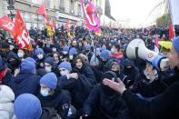 <p>Des manifestants anti-Zemmour à Paris, le 5 décembre 2021.</p>