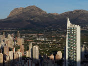 El arquitecto Adolfo Rodríguez diseñó este rascacielos de 158 metros de altura que se terminó de construir en 2007. Tiene 43 plantas destinadas a uso residencial y alberga 204 viviendas. (Foto: Getty Images).