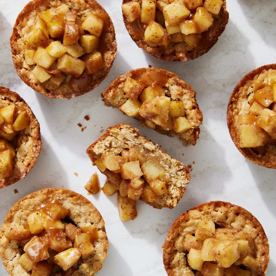 apple crisp cookie cups