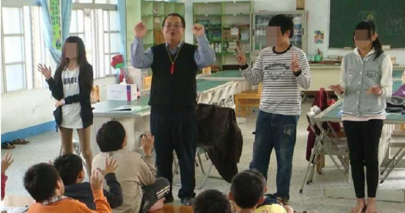 琉球國中校長蘇傳桔遭控訴訂下許多不合理的規定刁難老師，甚至因此讓音樂老師操勞過度而喪命。（圖／翻攝蘇傳桔個人網頁）