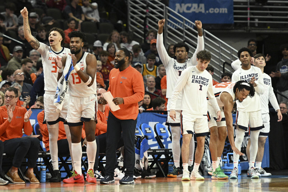 March Madness No. 3 Illinois blows out No. 11 Duquesne to reach Sweet