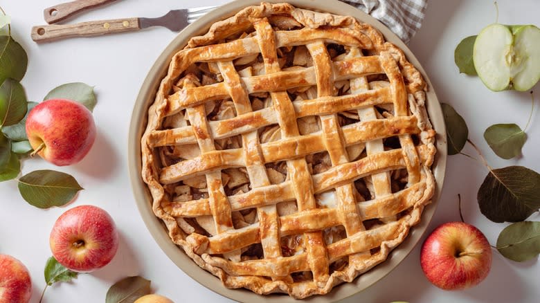 Apple pie with scattered apples