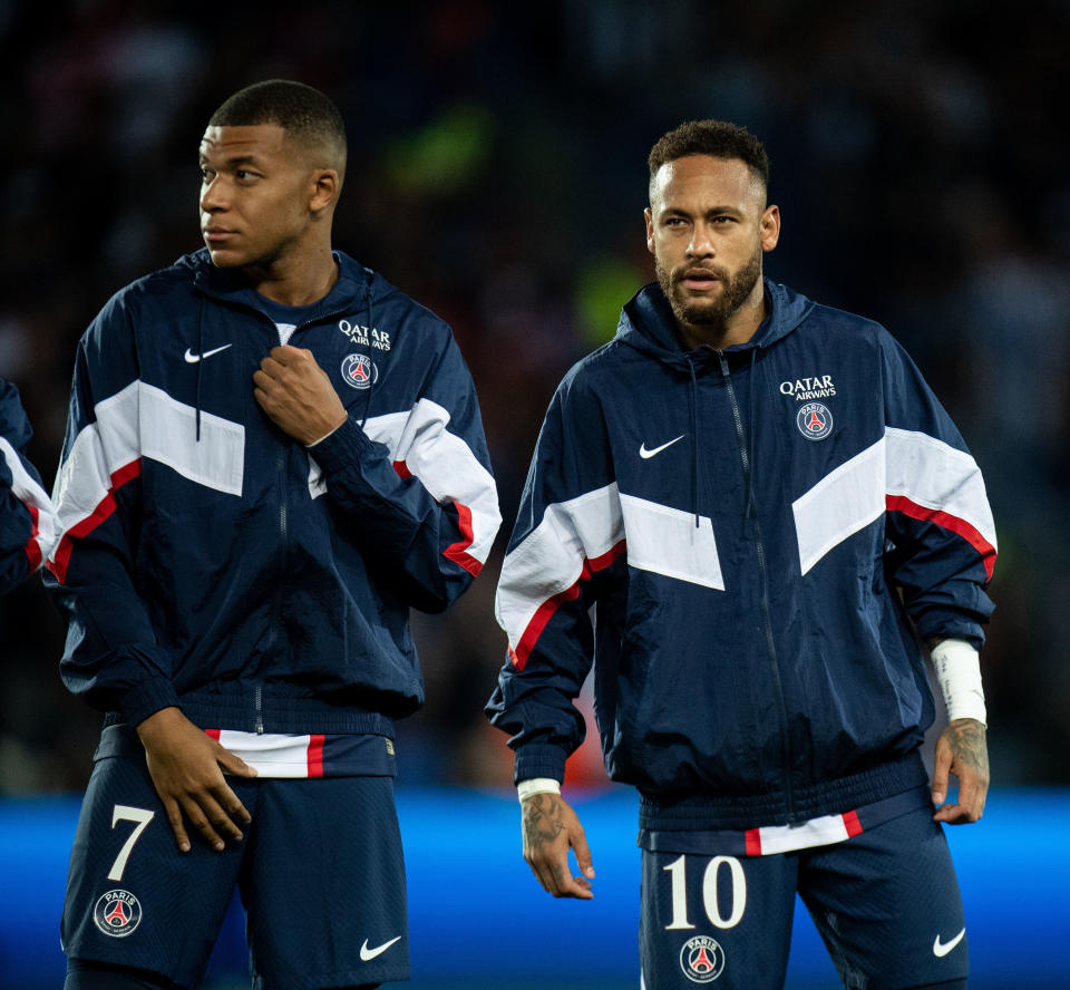 PARIS, FRANCE - SEPTEMBER 06: Kylian Mbappe and Neymar of Paris Saint-Germain during the UEFA Champions League group H match between Paris Saint-Germain and Juventus at Parc des Princes on September 6, 2022 in Paris, France. (Photo by Sebastian Frej/MB Media/Getty Images)