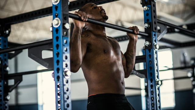 Follow These 4 Tips If Master the Pull-Up Is On Your Bucket List