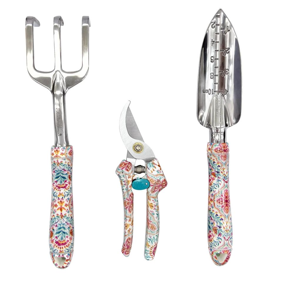 Pioneer Woman’s Spring Walmart Collection: Kitchen, Dining, and Patio