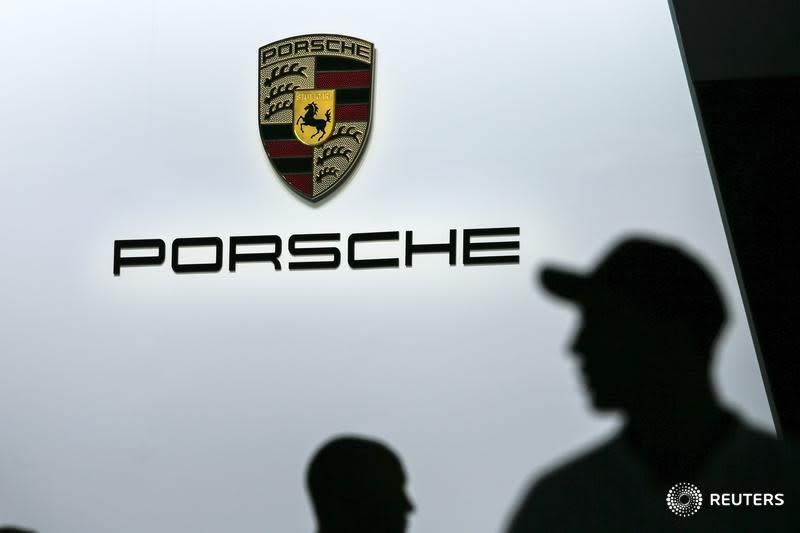 The Porsche logo is seen during the 2016 New York International Auto Show in Manhattan, New York March 24, 2016. REUTERS/Eduardo Munoz