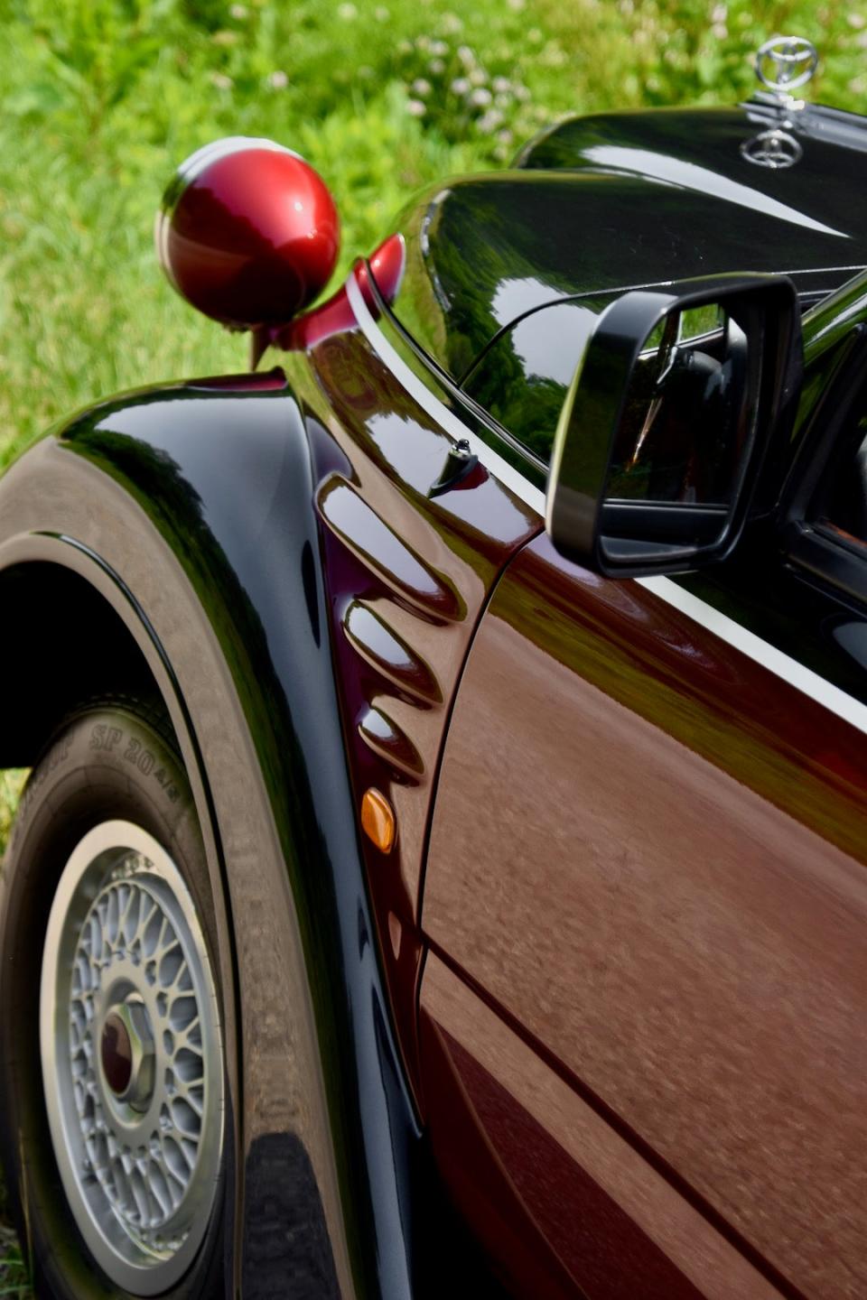 1996 Toyota Classic front fender in profile