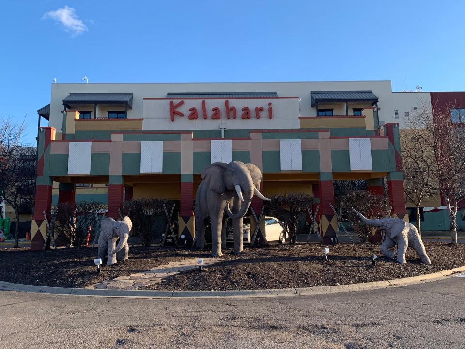 exterior shot of kalahari water park in wisconsin dells